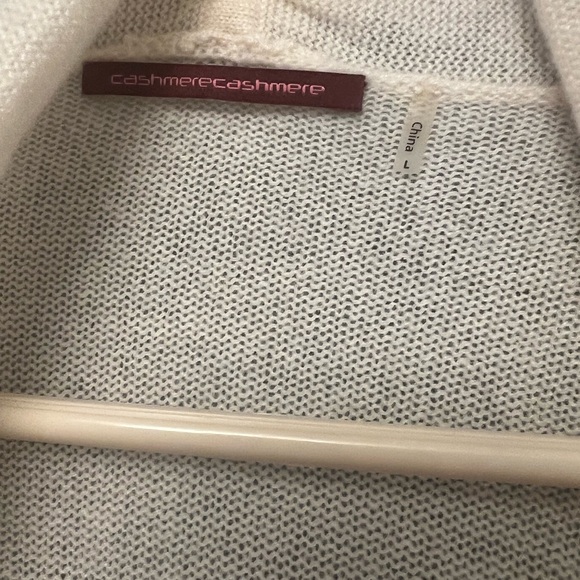 Cashmere cream cardigan with grey accents! So soft - barely worn - Picture 3 of 3